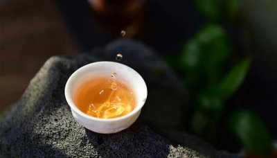 ​乌龙茶和红茶的区别功效 乌龙茶和红茶的区别是什么